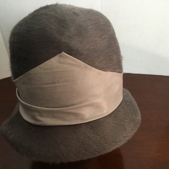 1940s Strathmore by Newton (Paris-New York) Woman's grey fur felt cloche -used - Picture 6 of 6